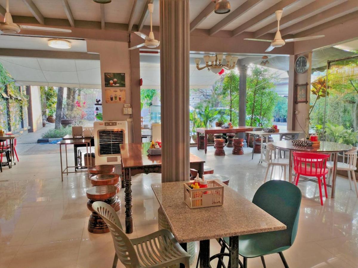 Qoo Hotel Buriram Exteriör bild