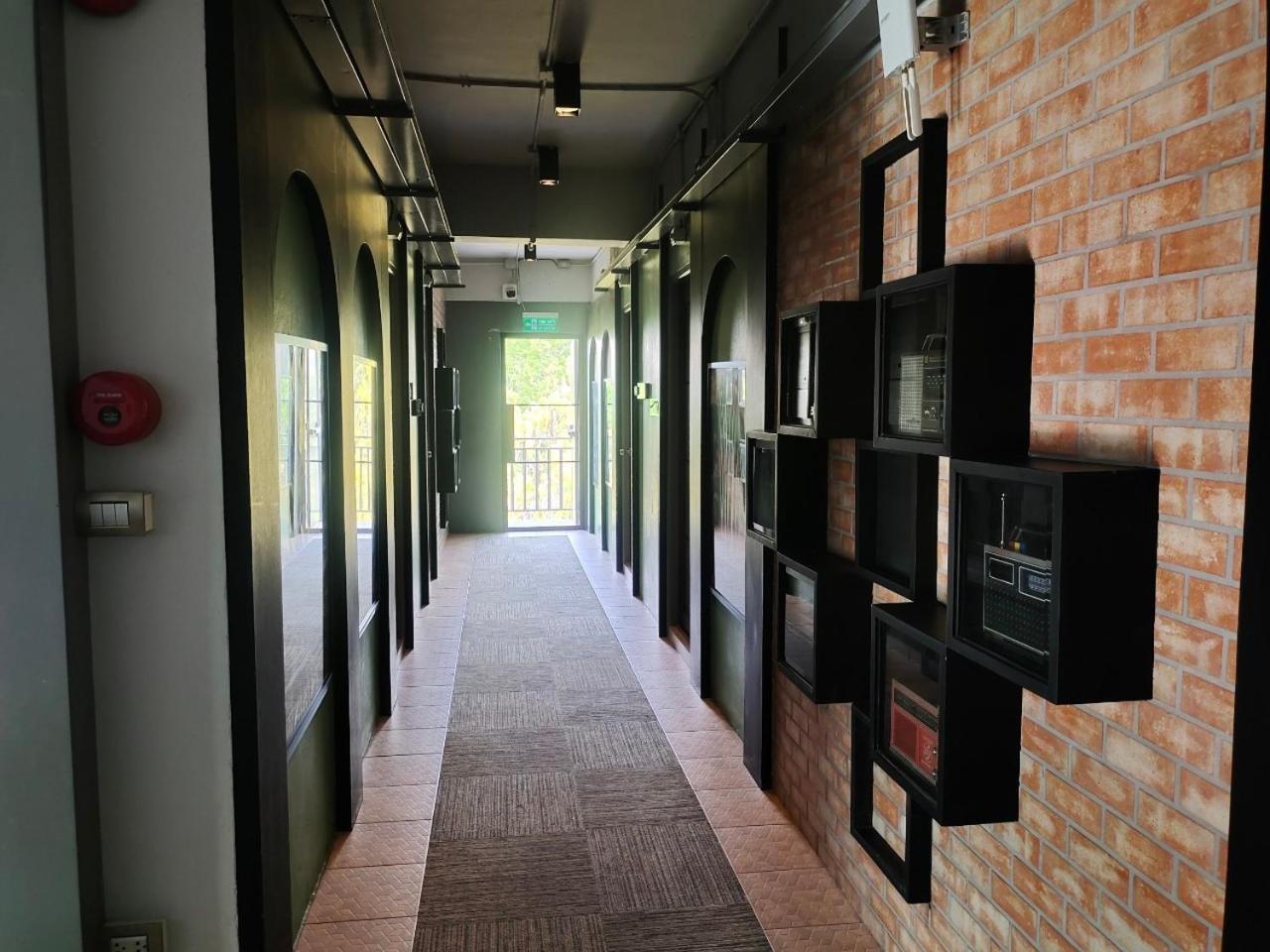 Qoo Hotel Buriram Exteriör bild