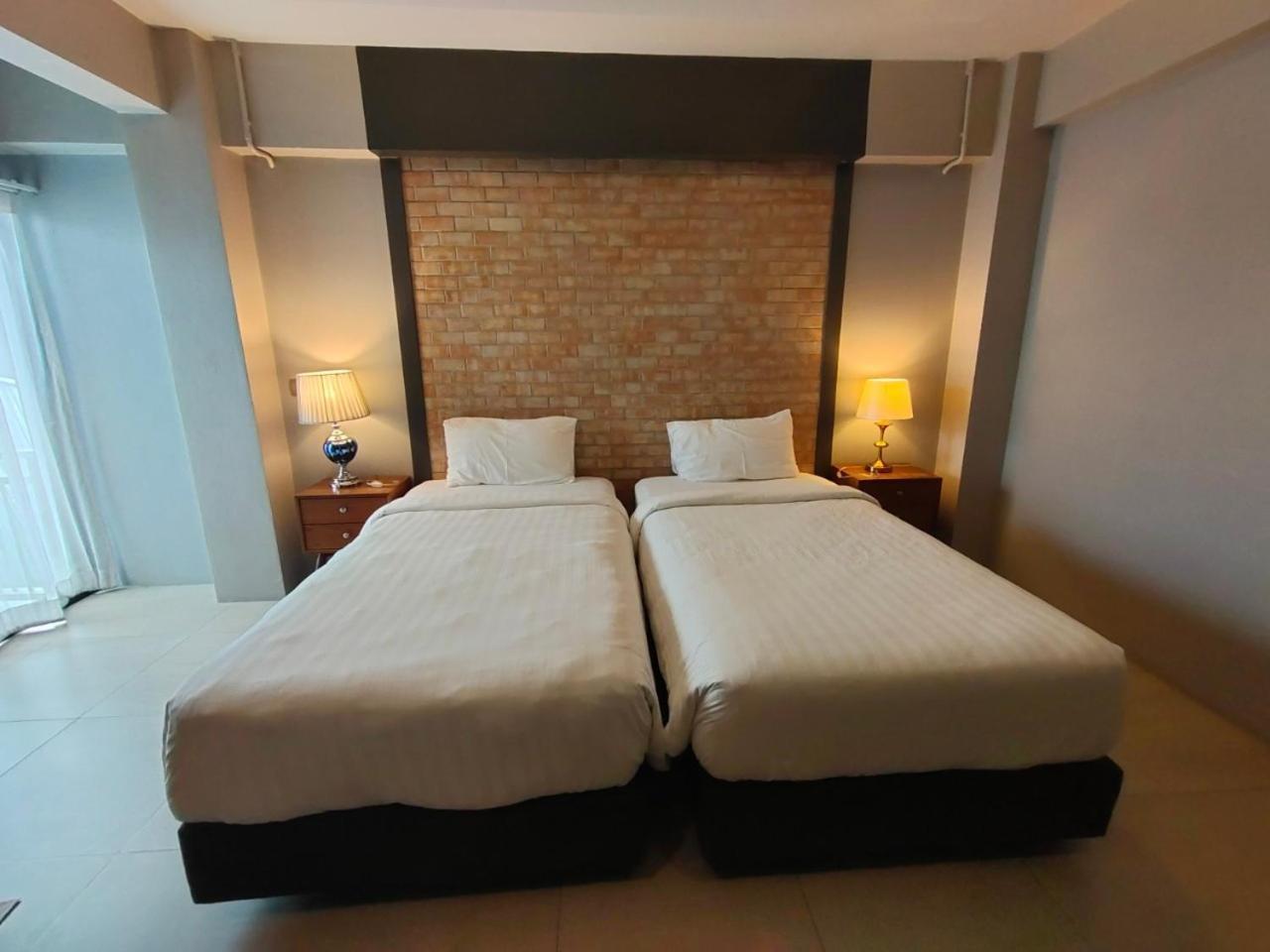 Qoo Hotel Buriram Exteriör bild