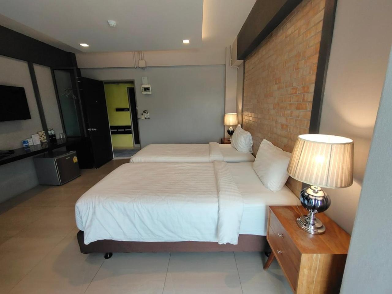 Qoo Hotel Buriram Exteriör bild