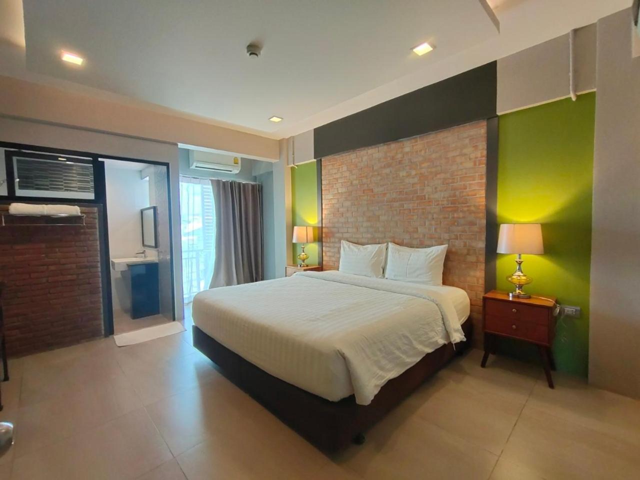Qoo Hotel Buriram Exteriör bild