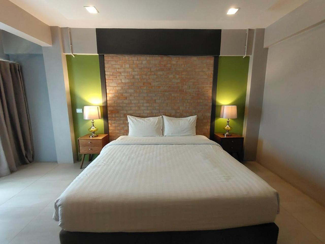 Qoo Hotel Buriram Exteriör bild