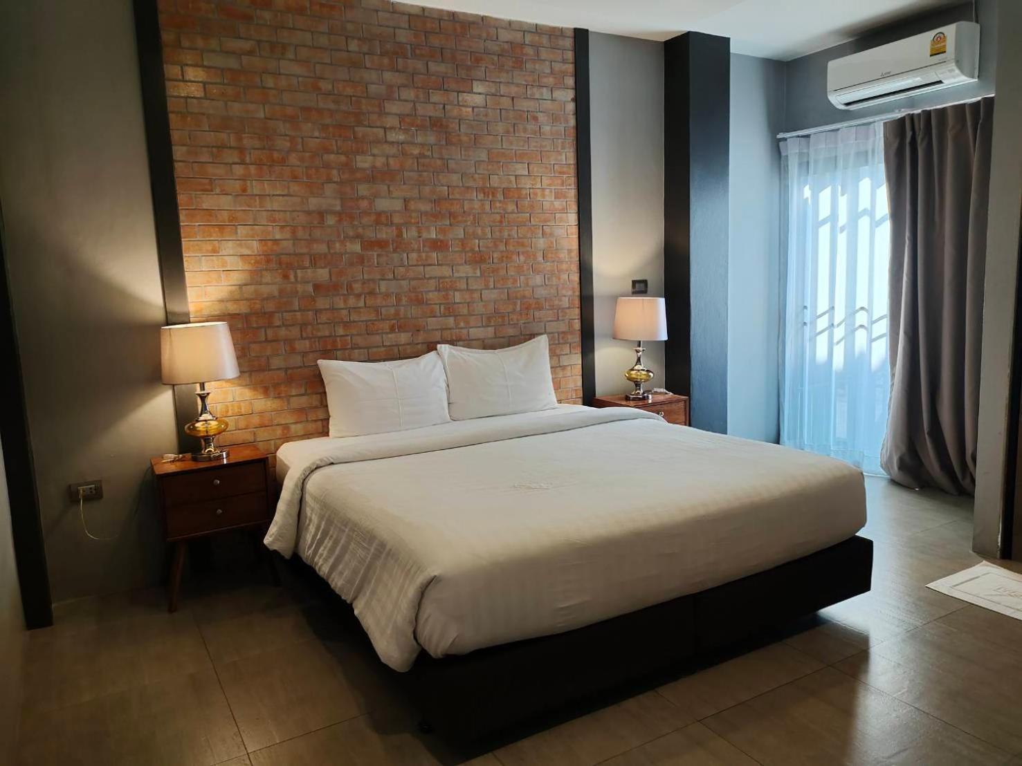 Qoo Hotel Buriram Exteriör bild